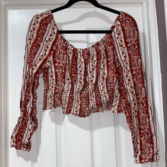 Red Floral Cropped Long Sleeve Top - LARGE - Picture 2 of 4
